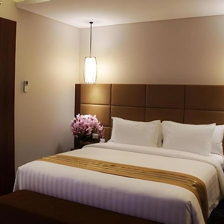Atrium Premiere Cilacap Buitenkant foto