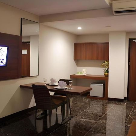Atrium Premiere Cilacap Buitenkant foto