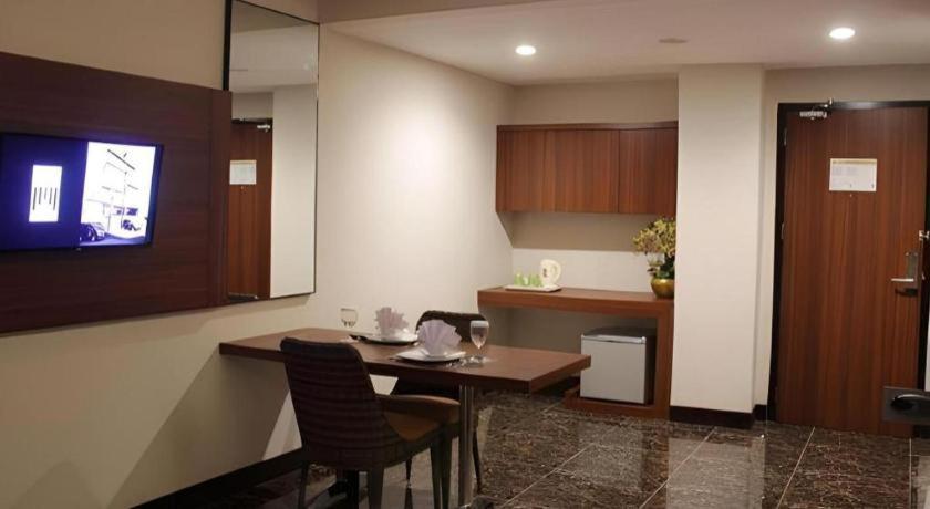 Atrium Premiere Cilacap Buitenkant foto