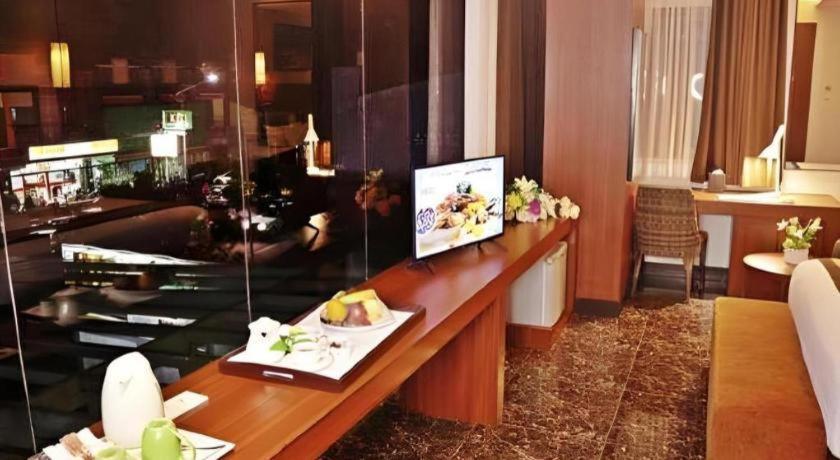 Atrium Premiere Cilacap Buitenkant foto