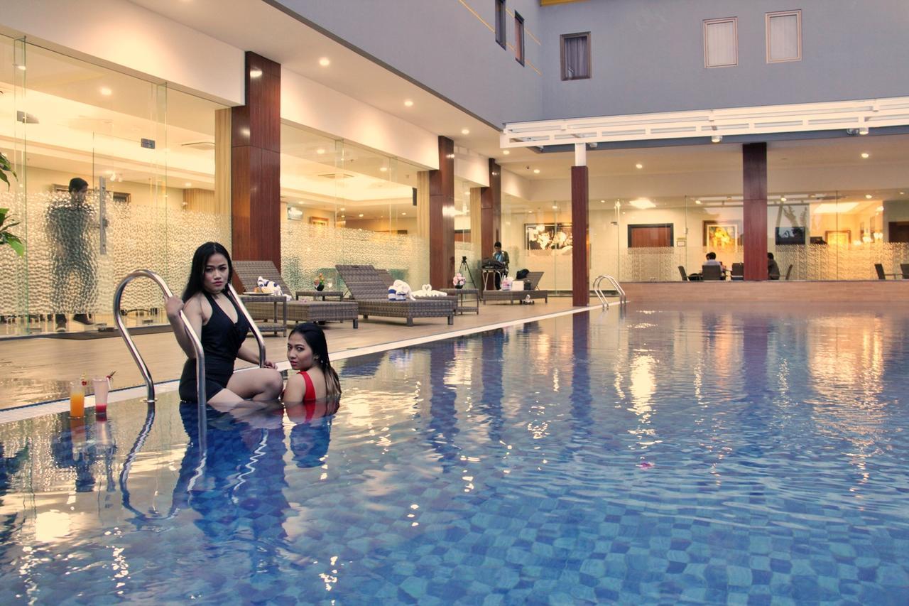 Atrium Premiere Cilacap Buitenkant foto